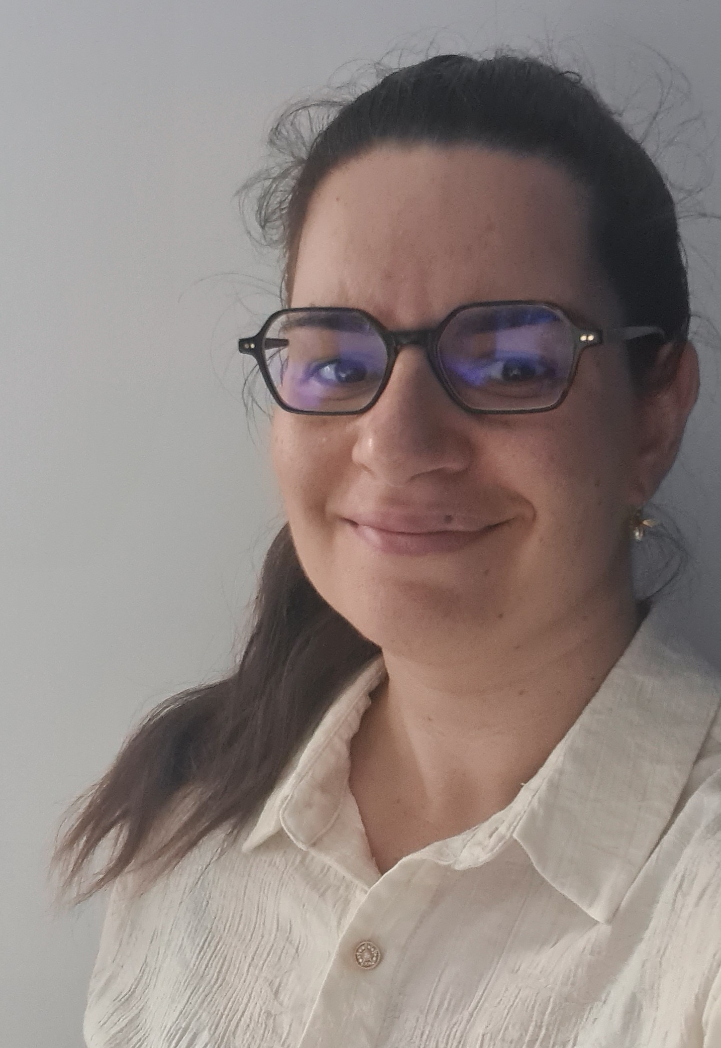 Jennifer Alleaume, rédactrice web SEO et créatrice de sites vitrines pour les pros de l'enfance et les indépendants normands